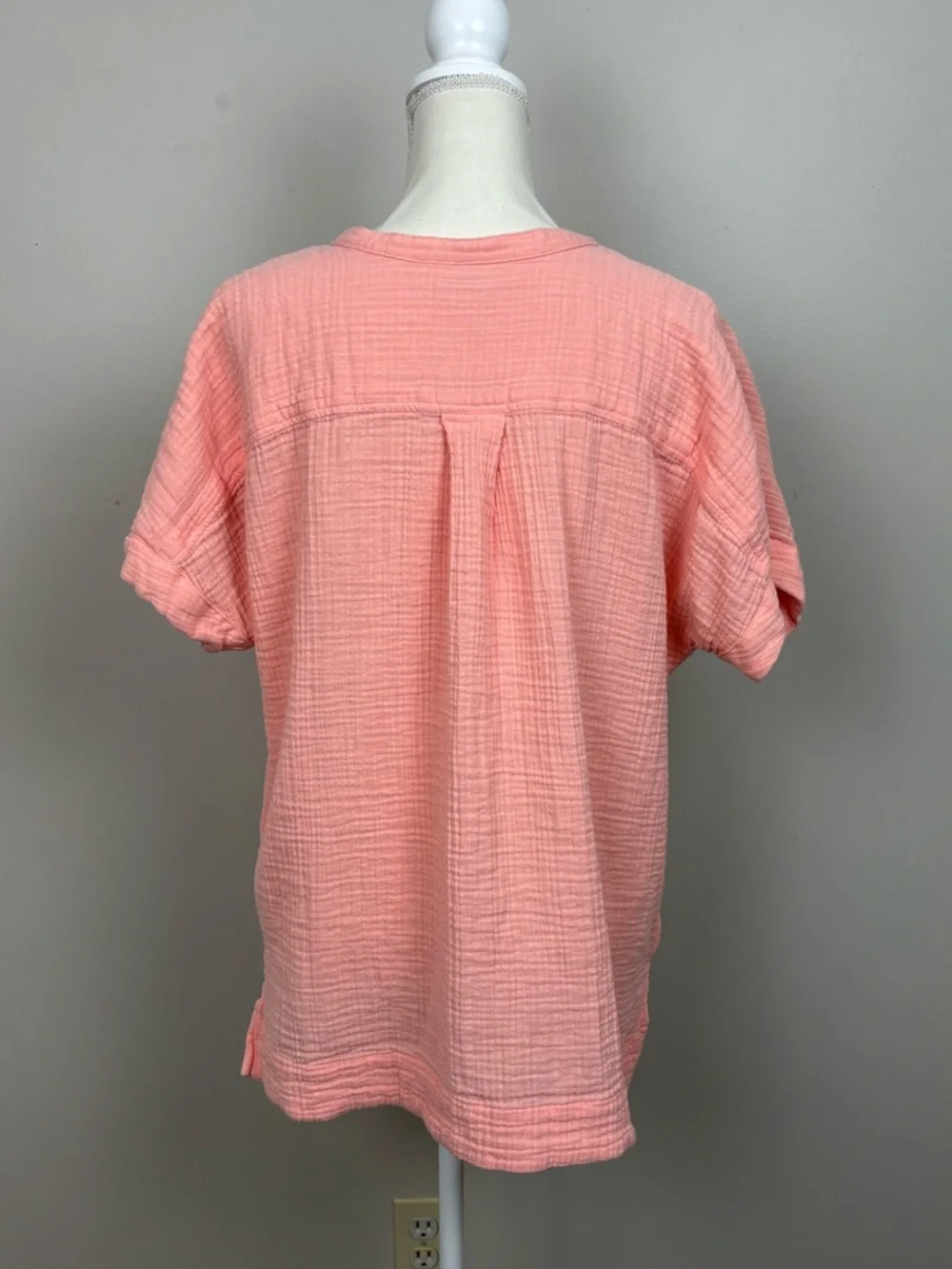 LL Bean Top XL Womens Coral Quartz Cloud Gauze Short Sleeve V-Neck Shirt - Picture 5 of 7